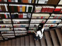 -钟书阁(松江泰晤士小镇店)