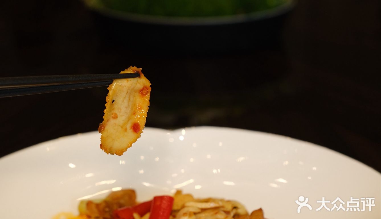 高端海鲜与川味泡椒的结合,东星斑肉质细嫩