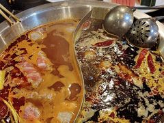 -百年川椒重庆老火锅(光谷店)