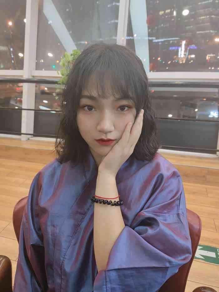 爱秀造型(五道口1店)-"【项目】剪发陪男票去的 在附近办完事看.