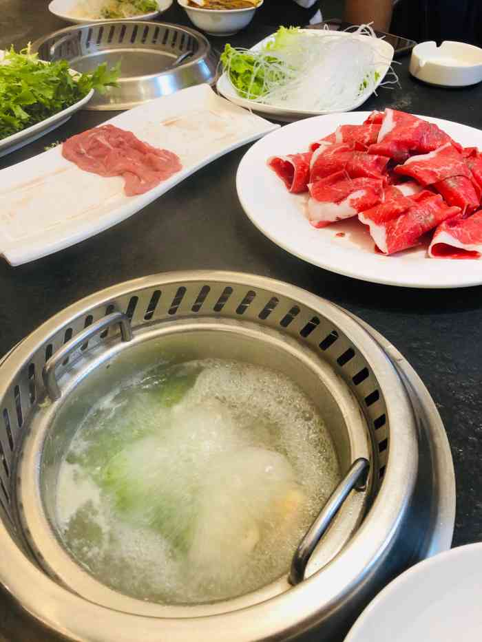 熹厨火锅(丰泽苑店)-"[薄荷]环境:环境还不错,每人一个小锅,.