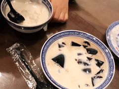 -黄氏许牛奶甜品专家(水晶街店)