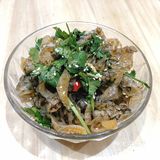 一边吃一边觉得自己泪腺发达