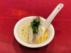 黄鱼煨面-老吉士酒家(天平路店)