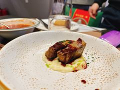 低温慢煮牛舌芯配千层土豆牛肉汁-秋林西餐厅