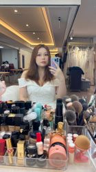 -现代经典婚纱摄影