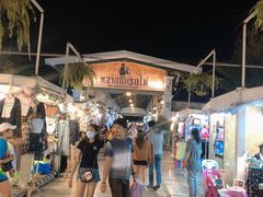 -席娜卡琳火车铁道夜市