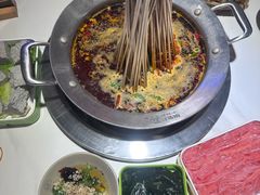 -钢管厂五区小郡肝串串香(奥克斯广场锦城万达店)