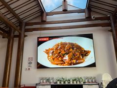 -阿瓦山寨·湘菜现炒·剁椒鱼头王(咸阳总店)