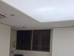 -卡罗酒店(东门晒布地铁站店)