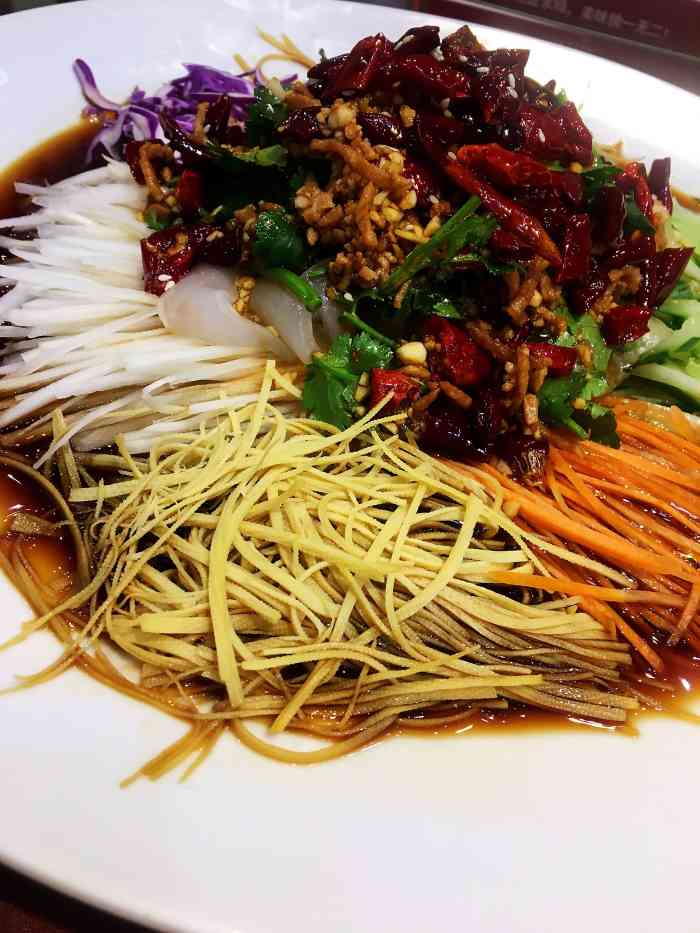 添福私房菜-"菜品味道不错. 就是人多要热水都比较难.