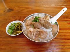 猪脚拼牛筋丸河粉-文惠猪脚粉(富景小区店)