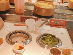 -龍歌自助小火锅(市南金茂湾店)