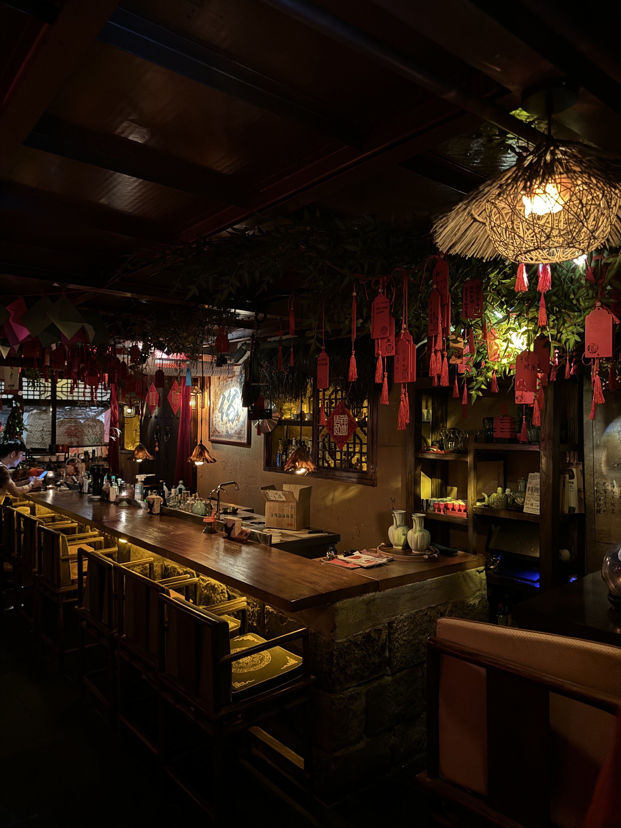 一个人的复古酒馆时光