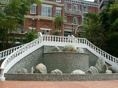 -香港大学