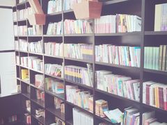 -钟书阁(松江泰晤士小镇店)