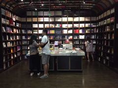 -钟书阁(松江泰晤士小镇店)