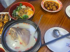 -爆炸头阿姨小四川正宗川味小吃(无任何分店)