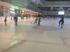 -冰堡国际溜冰场(观澜湖新城MHMALL店)