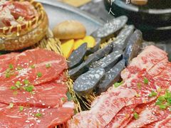 -山川小町·极番烧肉(新地假日广场店)