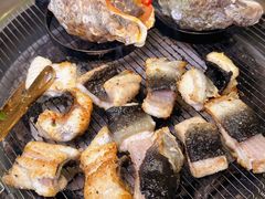 -围炉肉舍•炭烤活鳗•丹东海鲜烤肉(步行街店)