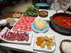 -贵府酸汤牛肉火锅·贵州老字号(飞山街店)