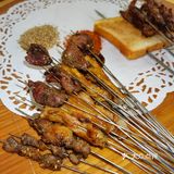 喝啤酒撸烤串小马扎姿势帅