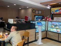 -85度C(生甜甜圈研究工坊·上海松江人民北路店)