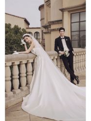 -雪中彩影婚纱摄影·微光艺术中心