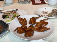 玻璃脆皮乳鸽-利苑酒家(金宝店)