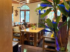 -月亮眼花园餐厅书吧酒吧
