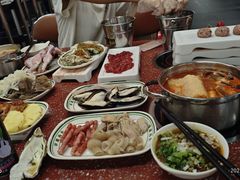 -四囍码头海鲜烧烤自助火锅(外滩南京东路悦荟广场店)