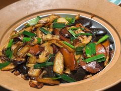 爆炒赤松茸黑牛肝菌-云海肴·汽锅鸡·云南菜(苏州中心店)