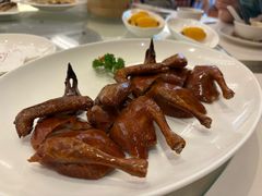 脆皮乳鸽-利苑酒家(合景国际金融广场店)