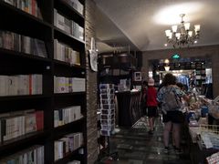 -钟书阁(松江泰晤士小镇店)