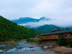 云雾缭绕的北方周庄-青山沟北方周庄