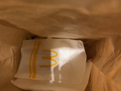 -麦当劳(上海虹桥站30B检票口楼上)