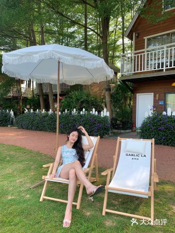 厦门还有这种好地方 有大片的薰衣草 花海、木屋、森林