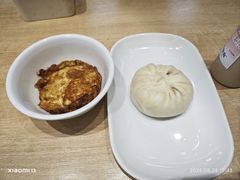 -李与白包子铺(桐梓林店)