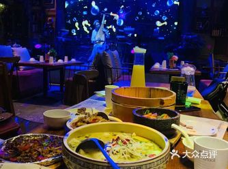 胡桃里音乐餐吧约会的好去处 「胡桃里招牌烤鸡」招牌烧
