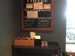 -星巴克(广州南站A18检票口楼上)