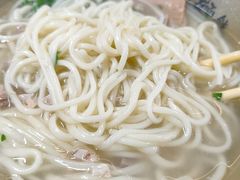 -亮亮面馆(经六路店)