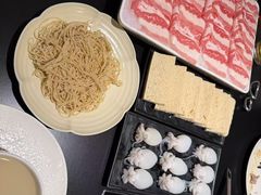 -鲜入唯煮·港式海鲜牛肉火锅(金宝街店)