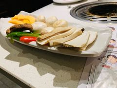 菌菇拼盘-本家韩国烤肉(青岛万象城店)