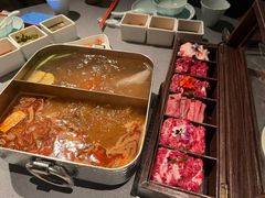 -左庭右院鲜牛肉火锅黑金店(陆家嘴中心店)