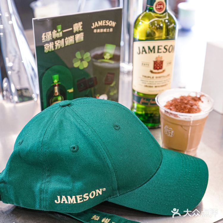 绿帽一戴就别端着 享受来自🇮🇪的狂欢