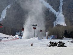 -亚布力新体委滑雪场