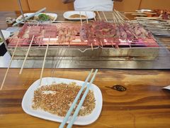 -哈尔滨小酒馆·鲜肉现穿自助烧烤(康新花园店)