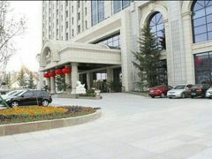 -锦龙国际酒店(天津奥体中心华苑地铁站店)