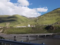 -比如骷髅墙景区